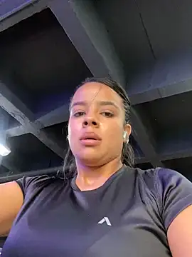 Snapshot of trianawhite chatting on 5, 3, 2025 trianawhite online show from 5, 3, 2025