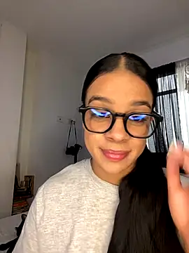 Snapshot of trianawhite chatting on 16, 9, 2025 trianawhite online show from 16, 9, 2025