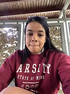 Snapshot of trianawhite chatting on 24, 10, 2025 trianawhite online show from 24, 10, 2025