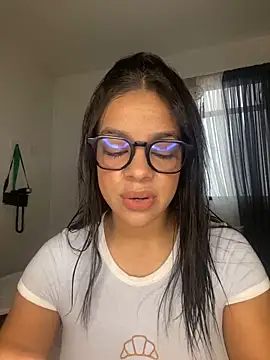 trianawhite online show from 2, 12, 2025