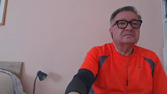 Snapshot of YOU6me chatting on 15, 12, 2025 YOU6me online show from 15, 12, 2025