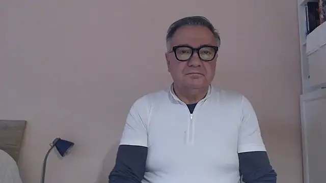 Snapshot of YOU6me chatting on 16, 12, 2025 YOU6me online show from 16, 12, 2025