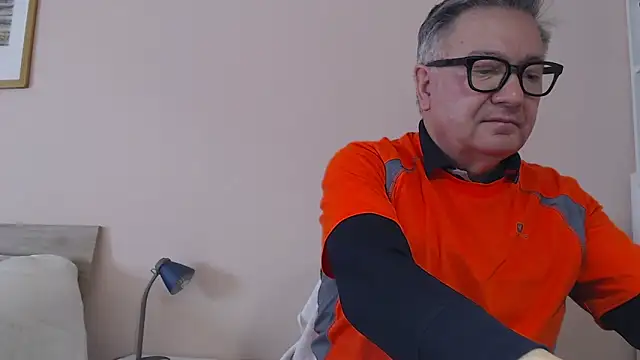 Snapshot of YOU6me chatting on 18, 12, 2025 YOU6me online show from 18, 12, 2025