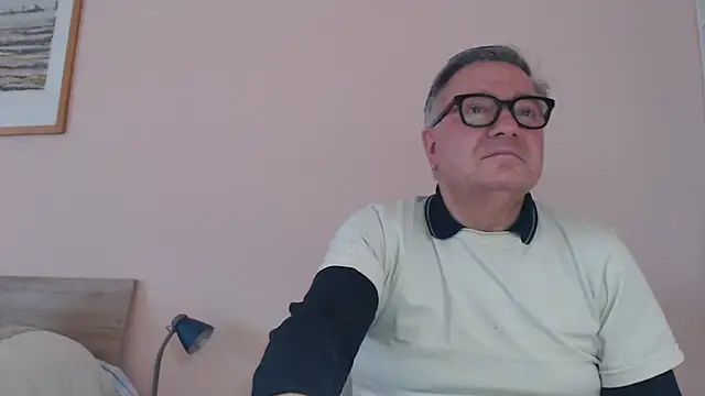 Snapshot of YOU6me chatting on 21, 12, 2025 YOU6me online show from 21, 12, 2025