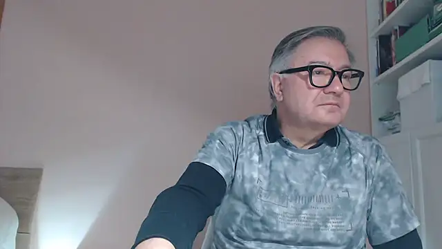 Snapshot of YOU6me chatting on 1, 2, 2026 YOU6me online show from 1, 2, 2026