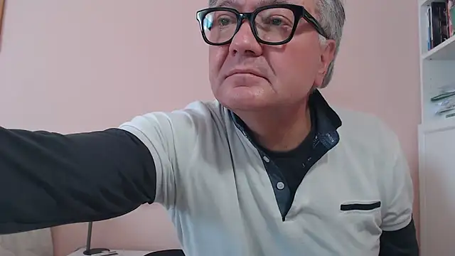 Snapshot of YOU6me chatting on 5, 2, 2026 YOU6me online show from 5, 2, 2026