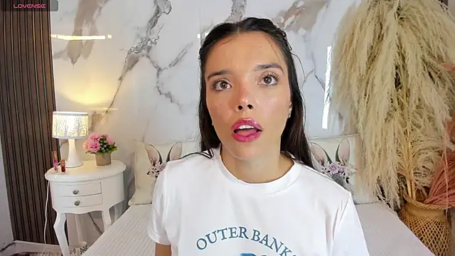 hannahill69 online show from 10, 4, 2026