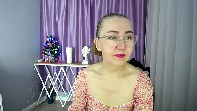 queen a n i online show from 4, 12, 2024