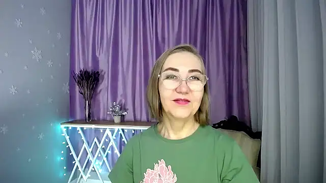 Snapshot of queen_a_n_i chatting on 4, 5, 2026 queen a n i online show from 4, 5, 2026