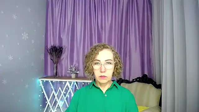 Snapshot of queen_a_n_i chatting on 16, 5, 2026 queen a n i online show from 16, 5, 2026