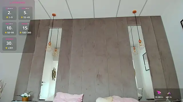 Snapshot of Naila18 chatting on 1, 10, 2025 Naila18 online show from 1, 10, 2025