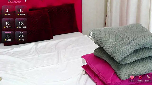 LoraDelNiro online show from 29, 10, 2025