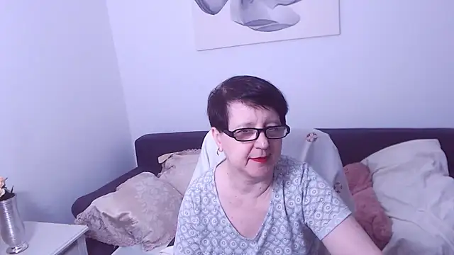 Snapshot of ChristaRose chatting on 4, 6, 2026 ChristaRose online show from 4, 6, 2026