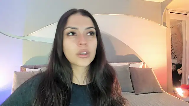 Nicolle W online show from 12, 11, 2025