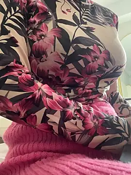 Snapshot of DulceMya6 chatting on 28, 5, 2026 DulceMya6 online show from 28, 5, 2026