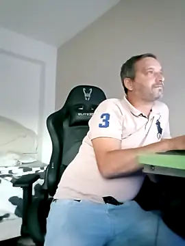 Snapshot of maxbigol chatting on 13, 9, 2025 maxbigol online show from 13, 9, 2025