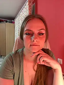 Snapshot of SophiaSweet_ chatting on 7, 3, 2026 SophiaSweet online show from 7, 3, 2026