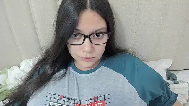 Snapshot of roniewester chatting on 14, 3, 2025 roniewester online show from 14, 3, 2025