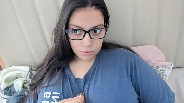 Snapshot of roniewester chatting on 5, 10, 2025 roniewester online show from 5, 10, 2025