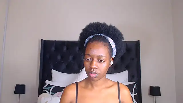 Sexynaughty Gal online show from 19, 3, 2025