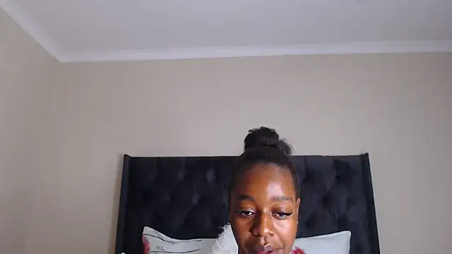 Sexynaughty Gal online show from 19, 2, 2026