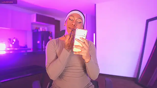 AmberRaus online show from 14, 4, 2026