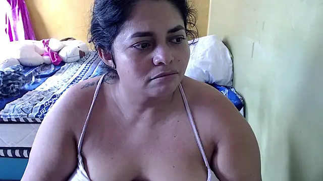 Snapshot of yulieth_bbw chatting on 13, 1, 2026 yulieth bbw online show from 13, 1, 2026