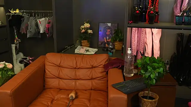 lacie le beauty online show from 13, 1, 2025