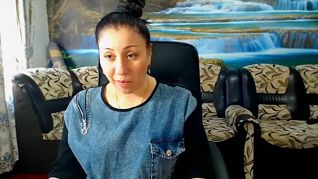 Snapshot of MoistMady chatting on 9, 3, 2025 MoistMady online show from 9, 3, 2025