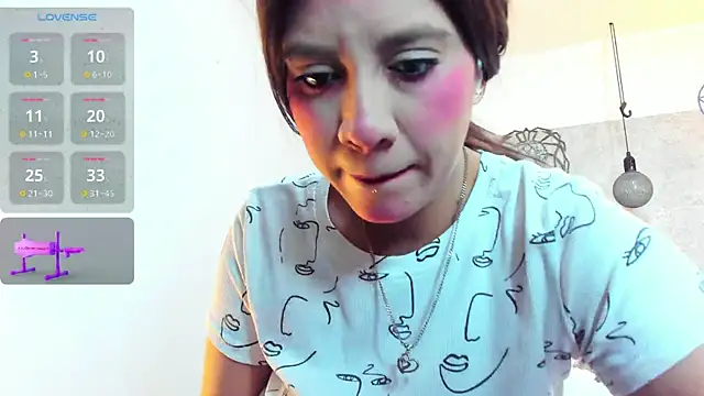 Rebeca xs online show from 4, 12, 2025