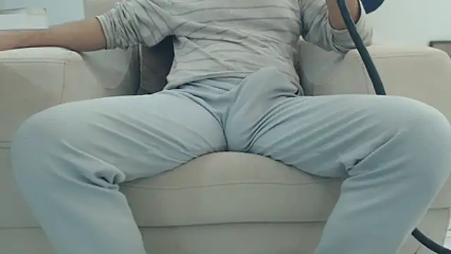 Snapshot of masterxmonster chatting on 17, 12, 2025 masterxmonster online show from 17, 12, 2025