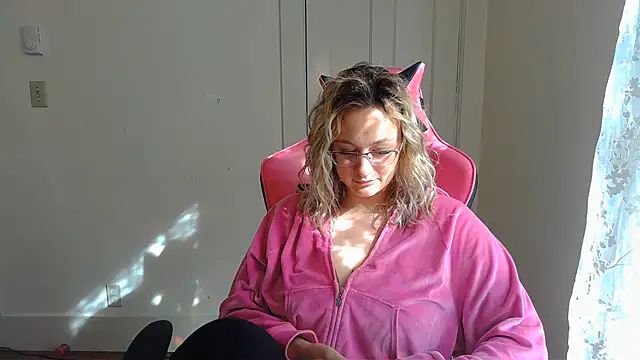 Snapshot of ashleyblaydex chatting on 25, 5, 2026 ashleyblaydex online show from 25, 5, 2026