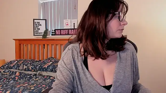 LucieWinters UK online show from 6, 1, 2025