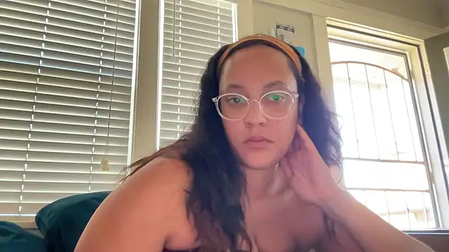 Snapshot of dreamyriri chatting on 14, 4, 2026 dreamyriri online show from 14, 4, 2026