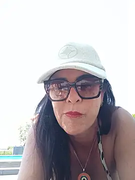 Snapshot of Linda1975 chatting on 23, 6, 2026 Linda1975 online show from 23, 6, 2026