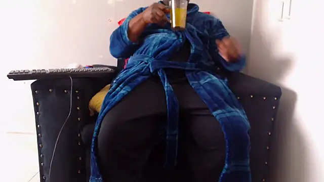 Snapshot of zuluboyxx chatting on 21, 6, 2026 zuluboyxx online show from 21, 6, 2026