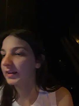 DoriDeluxe66 online show from 9, 3, 2025