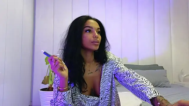 Snapshot of KimiBrown chatting on 7, 1, 2025 KimiBrown online show from 7, 1, 2025