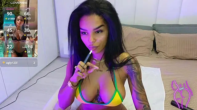 Snapshot of KimiBrown chatting on 8, 3, 2025 KimiBrown online show from 8, 3, 2025