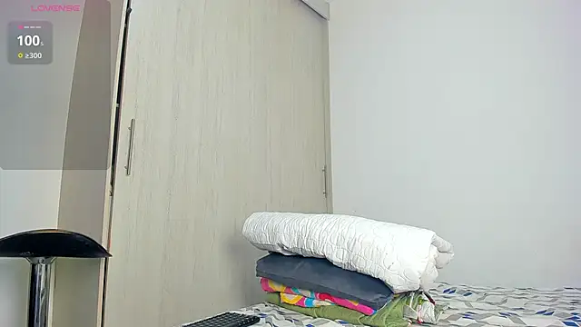 Snapshot of caroline_tovar chatting on 24, 10, 2025 caroline tovar online show from 24, 10, 2025