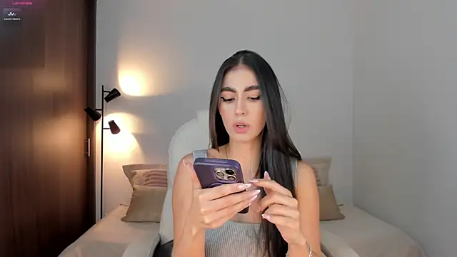 Snapshot of RebeccaBaxter chatting on 8, 10, 2025 RebeccaBaxter online show from 8, 10, 2025