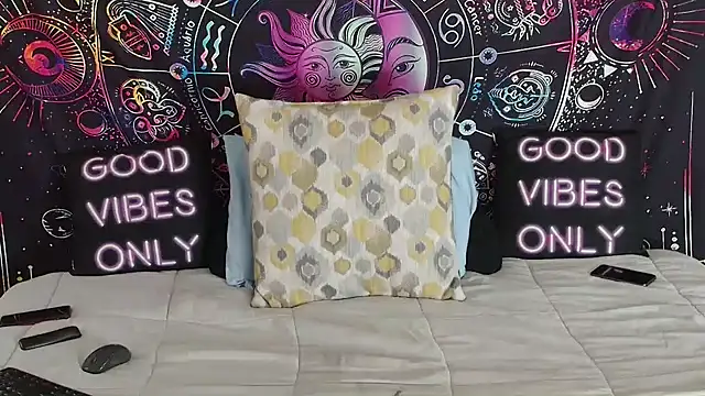 RenaeCumsAlot online show from 31, 1, 2025