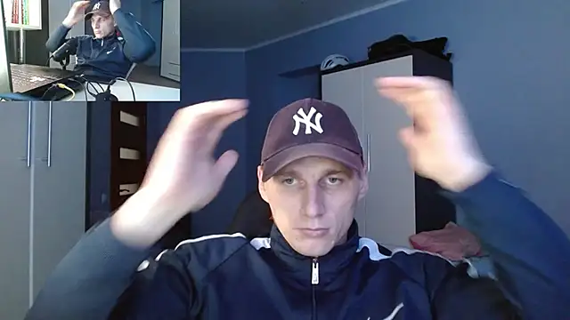 Snapshot of PoliglotJoe chatting on 20, 10, 2025 PoliglotJoe online show from 20, 10, 2025