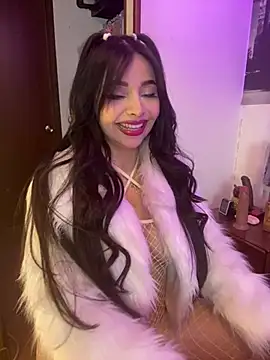 KateLatorre online show from 24, 1, 2025