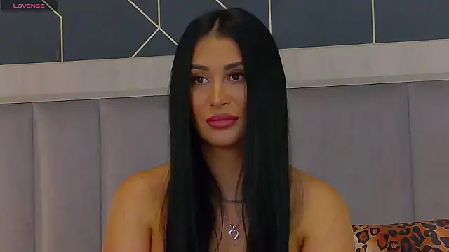 EmyLaveau online show from 28, 1, 2025