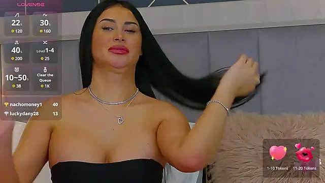 EmyLaveau online show from 1, 2, 2025