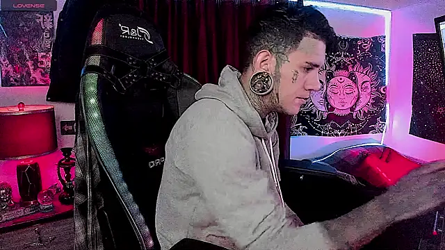 Snapshot of josh__ackerman chatting on 25, 12, 2024 josh ackerman online show from 25, 12, 2024