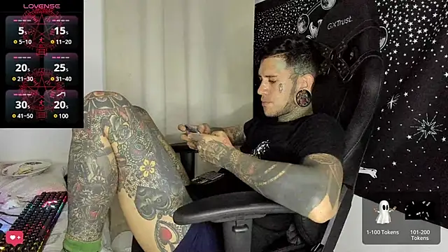 Snapshot of josh__ackerman chatting on 10, 1, 2025 josh ackerman online show from 10, 1, 2025