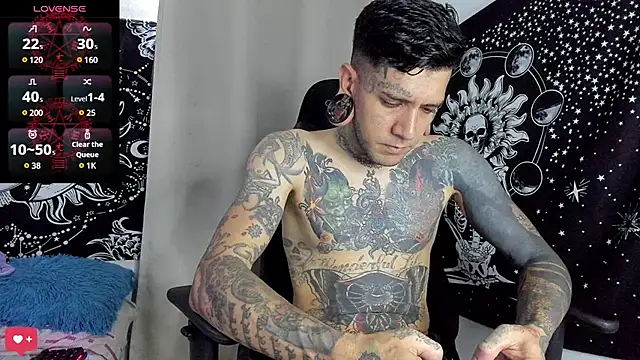 Snapshot of josh__ackerman chatting on 12, 1, 2025 josh ackerman online show from 12, 1, 2025