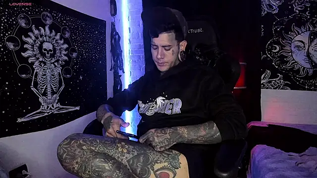 Snapshot of josh__ackerman chatting on 12, 3, 2025 josh ackerman online show from 12, 3, 2025